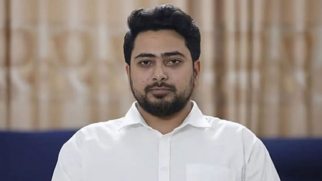 নাহিদ ইসলাম প্রশ্ন তুলেছেন, সেনা ও অন্তর্বর্তী সরকার কার নির্দেশে চলছে
