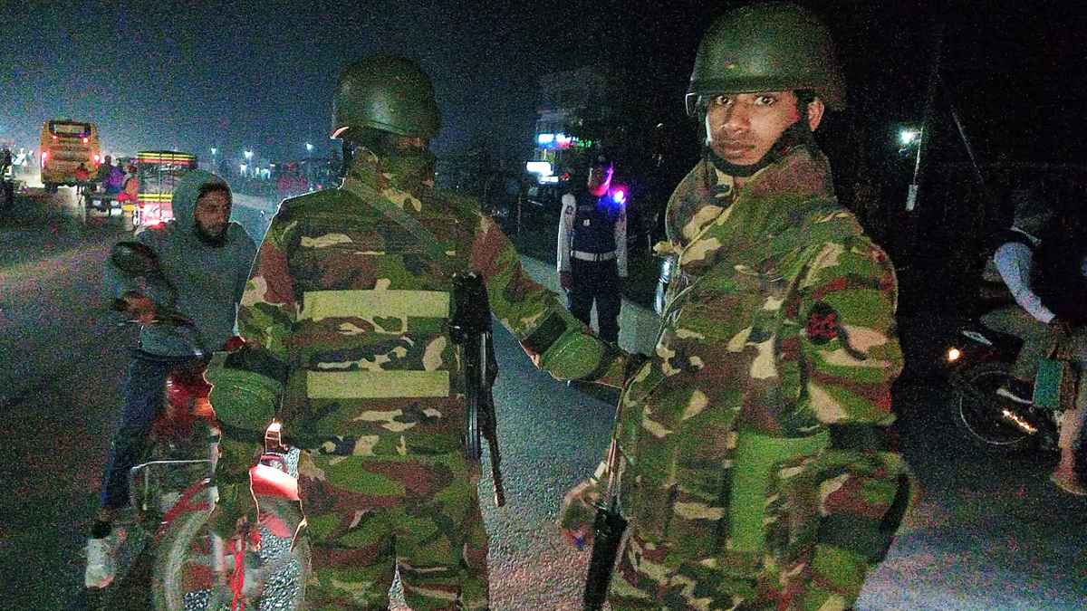 ২৬টি মামলা, ৯৫ হাজার টাকা জরিমানা, ১১ যানবাহন আটক