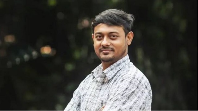 সমুদ্রতীরে রাজনীতির দিকনির্দেশনা খুঁজলেন নাগরিক পার্টি নেতা