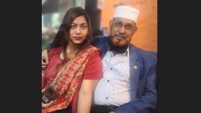 নারীসহ আপত্তিকর অবস্থায় আটক কৃষকলীগ নেতা