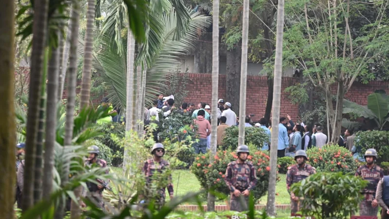 জাতীয় কবির সমাধি চত্বরে চিরনিদ্রায় ওসমান হাদি