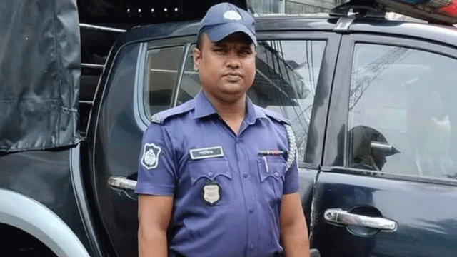 চেকপোস্ট ব্যারাক থেকে পুলিশ সদস্যের ঝুলন্ত মরদেহ উদ্ধার