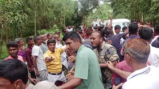 পরিবেশ উপদেষ্টার গাড়ি বহরে হামলা, ৬ সাংবাদিক আহত