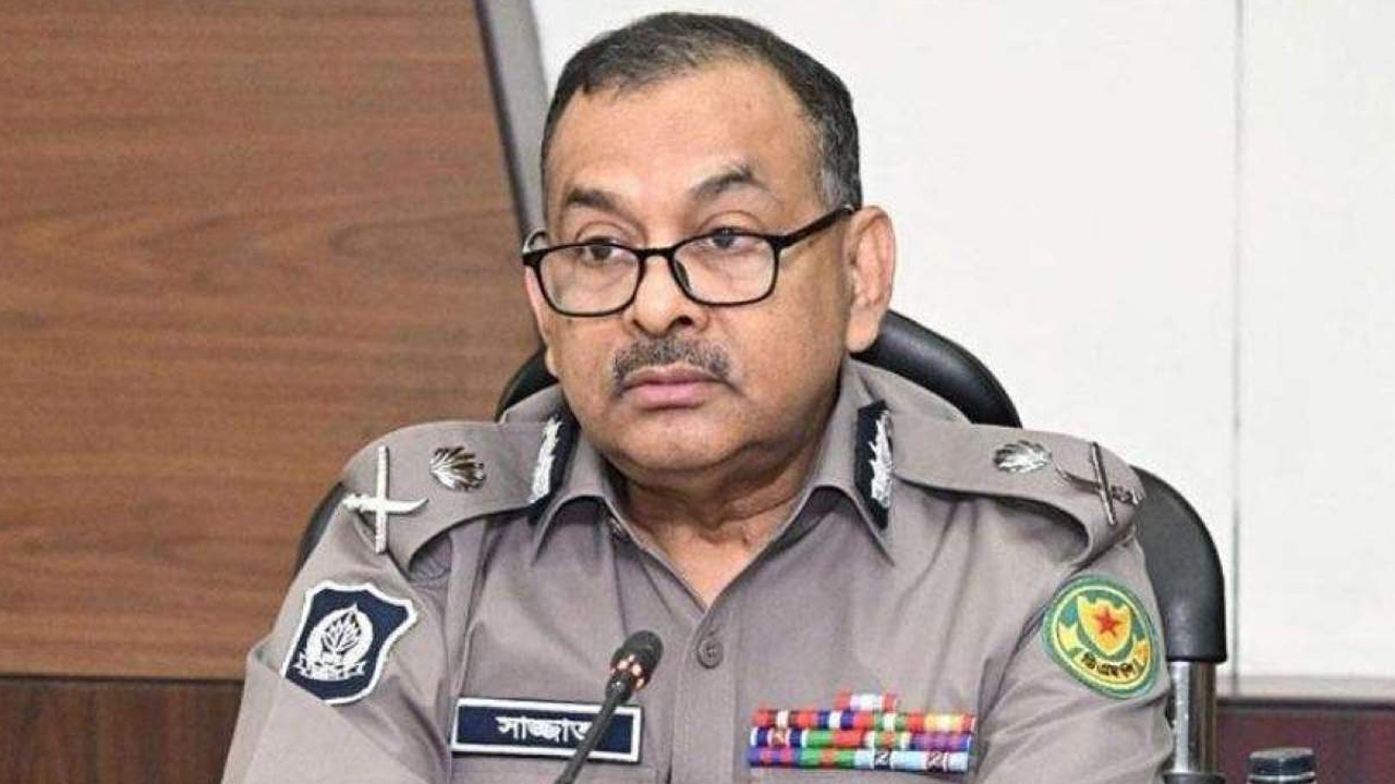 ডিএমপি কমিশনার সাজ্জাতের নিয়োগ বাতিল করে প্রজ্ঞাপন