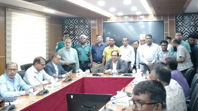 প্রধান উপদেষ্টা দেশে ফিরলে সচিবালয়ের কর্মচারীদের দাবির বিষয়ে সিদ্ধান্ত
