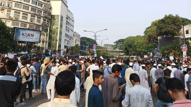 আ.লীগ নিষিদ্ধ না হওয়া পর্যন্ত ময়দান না ছাড়ার ঘোষণা, শাহবাগ অবরোধ
