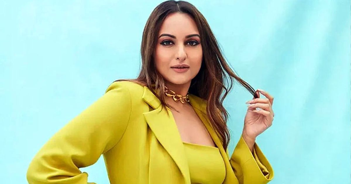 বলিউড পেরিয়ে দক্ষিণী সিনেমায় অভিষেক সোনাক্ষীর