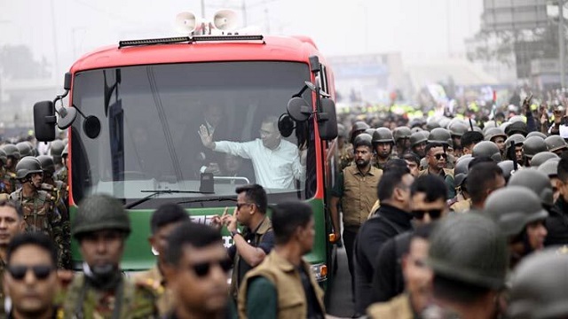 জুলাই ৩৬ এক্সপ্রেসওয়েতে তারেক রহমান: জনসমুদ্রে লাল-সবুজ বাস