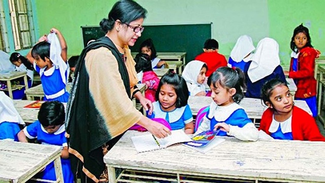 পূর্ণদিবস কর্মবিরতিতে যাচ্ছেন প্রাইমারির শিক্ষকরা