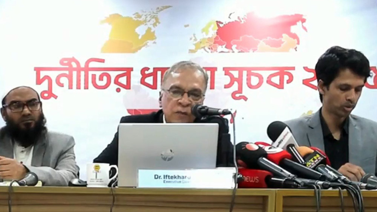 এক ধাপ অবনতি, দুর্নীতিতে বাংলাদেশের অবস্থান ১৩তম: টিআইবি