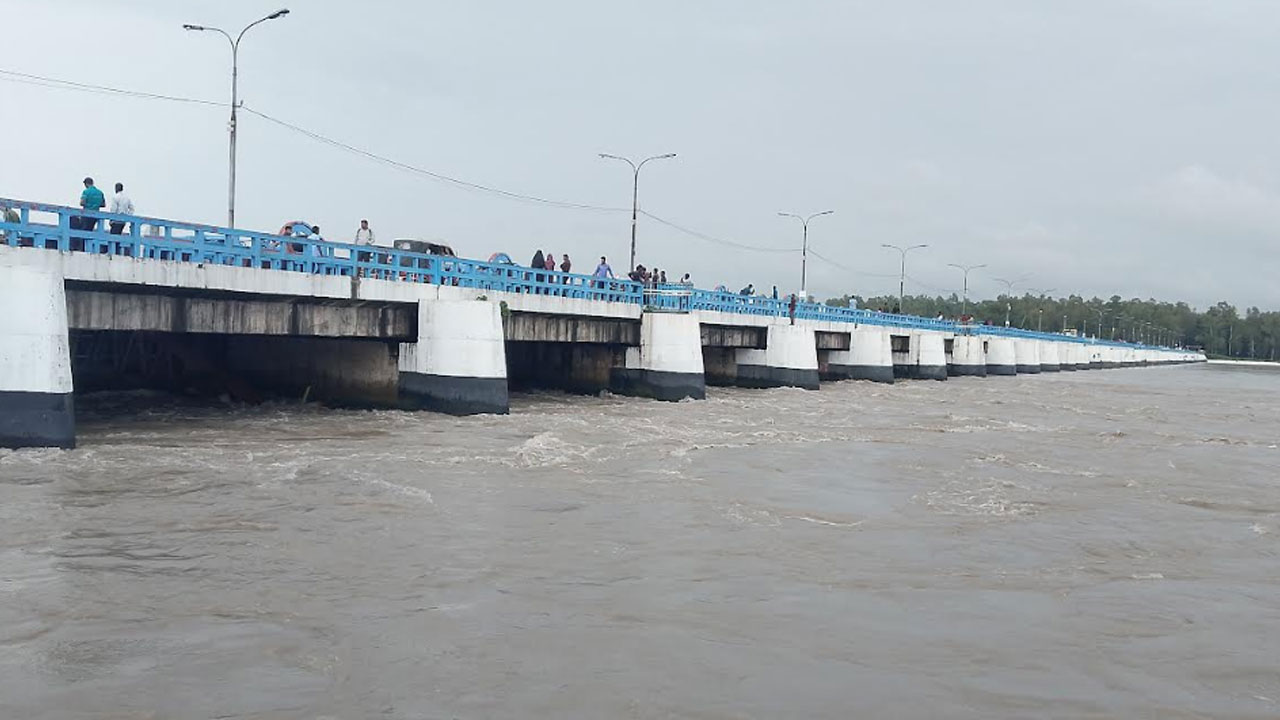 তিস্তার পানি বিপদসীমা ছুঁইছুঁই, প্লাবনের আশঙ্কা