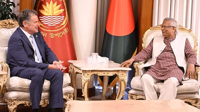 প্রত্যেক নাগরিকের ধর্মীয় স্বাধীনতা নিশ্চিত করতে সরকার বদ্ধপরিকর: প্রধান উপদেষ্টা