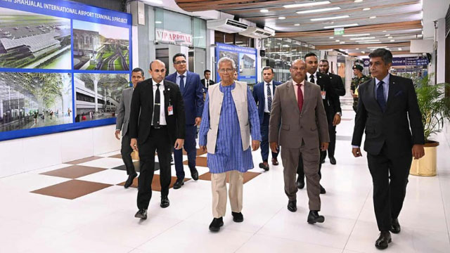 লন্ডনের উদ্দেশে ঢাকা ছেড়েছেন প্রধান উপদেষ্টা