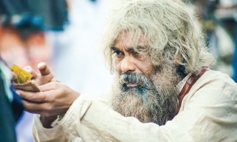 ভিক্ষুক সেজে ভিক্ষা করে টাকা কামালেন অভিনেতা নাসির উদ্দিন খান