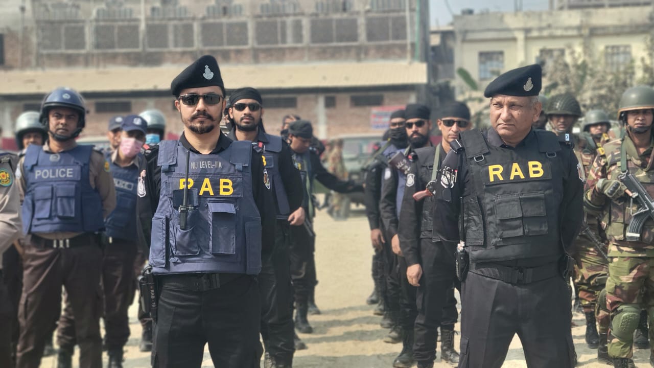 ভোটের আগে নিরাপত্তা জোরদার: ঢাকা–৭ ও ১০ আসনে যৌথ বাহিনীর তৎপরতা