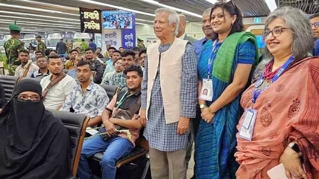 জলবায়ু সম্মেলনে যোগ দিতে আজারবাইজানের পথে প্রধান উপদেষ্টা