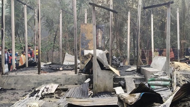 টেকনাফ থেকে লক্ষ্মীপুর: আইনের মুখোমুখি প্রশ্ন