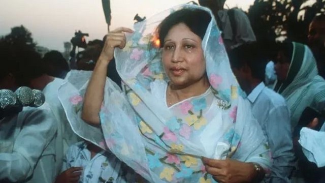 গৃহবধূ থেকে তিনবারের প্রধানমন্ত্রী: খালেদা জিয়ার লড়াইয়ের গল্প