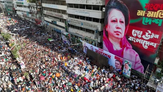অনেক প্রশ্ন পেছনে রেখে লন্ডন গেলেন খালেদা জিয়া