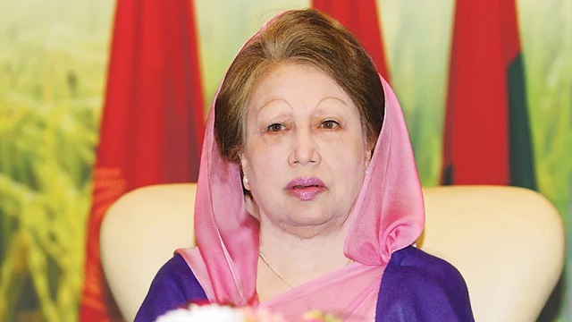 খালেদা জিয়ার অবস্থা সংকটাপন্ন, বিদেশে নেওয়ার প্রস্তুতি চলছে: মান্না