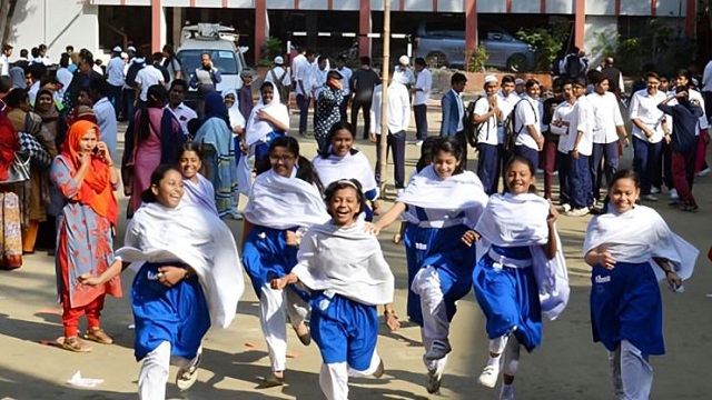 পূজা ও উৎসব মিলে শিক্ষার্থীদের টানা ১২ দিনের ছুটি