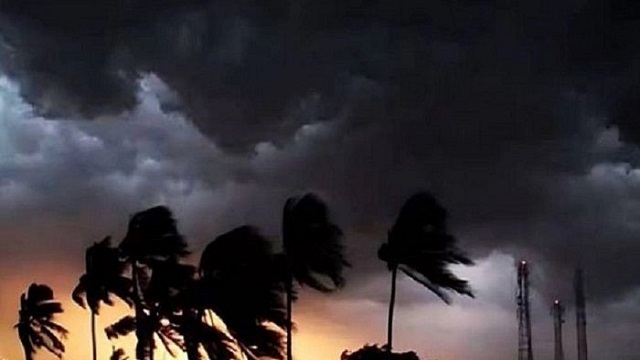 ১৬ জেলায় ৬০ কিলোমিটার বেগে বজ্রসহ বৃষ্টির আভাস