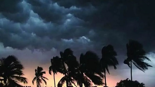 দুপুরের মধ্যে যেসব জেলায় ৬০ কিমি বেগে ঝড়ের আশঙ্কা
