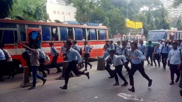 সায়েন্সল্যাবে ঢাকা-আইডিয়াল কলেজের শিক্ষার্থীদের সংঘর্ষ