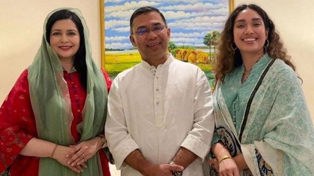 ভোটার হলেন জাইমা রহমান: আঙুলের ছাপ দিলেন ইসি ভবনে