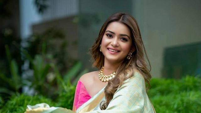 শাড়ি বিতর্কে তানজিন তিশা: গিফট নিয়ে হলাম প্রতারক