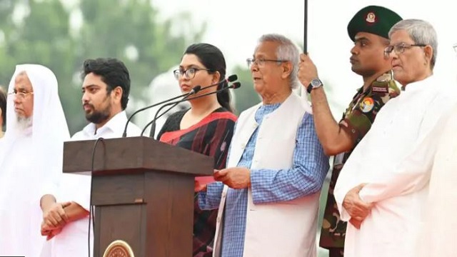 ড. ইউনূসের পাশে সেই মেয়েটি—যার ভাই শহীদ হয়েছিলেন ১৯ জুলাই