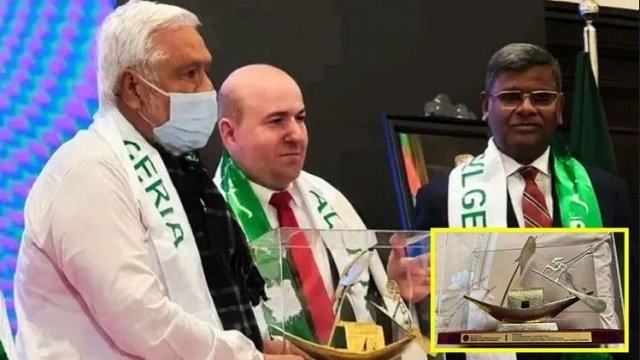 আলজেরিয়ার ‘নৌকা’ উপহার নিয়ে বিপাকে উপদেষ্টা, ফেসবুকে চাইলেন পরামর্শ