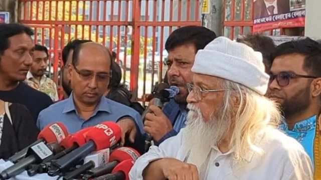 মাজার ভাঙা কি ধর্মীয় ফ্যাসিজম? কঠোর মন্তব্য ফরহাদ মজহারের