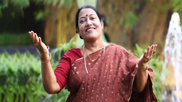 কুষ্টিয়ায় বাবা-মায়ের পাশে চিরনিদ্রায় ফরিদা পারভীন