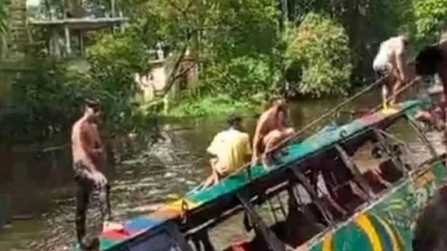 লক্ষ্মীপুরে ভয়াবহ সড়ক দুর্ঘটনা, প্রাণ গেল ৫ জনের