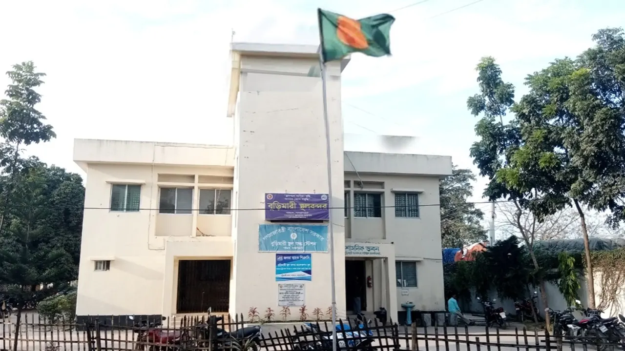 বুড়িমারী শুল্ক স্টেশনে ব্যবসায়ীদের হয়রানির অভিযোগ