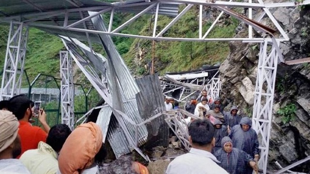 জম্মু-কাশ্মীরে ভূমিধসে নিহত বেড়ে ৩১, উদ্ধারকাজ চলছে