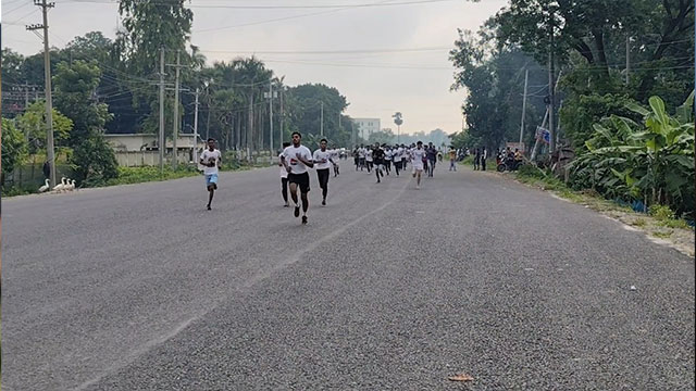 গণঅভ্যুত্থান দিবস উপলক্ষে মেহেরপুরে প্রতীকী ম্যারাথন