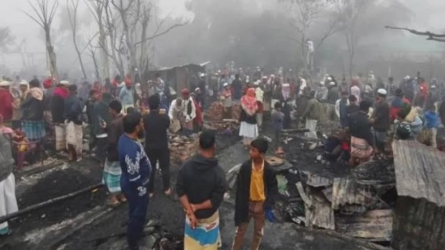 টেকনাফের ক্যাম্পে আগুনের তাণ্ডব: আশ্রয় হারাল শত শত মানুষ!