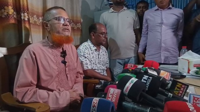 চাঁদা না দিলে চলবে না, যাত্রাবাড়ী স্ট্যান্ডে আতঙ্কে শরীয়তপুর পরিবহন