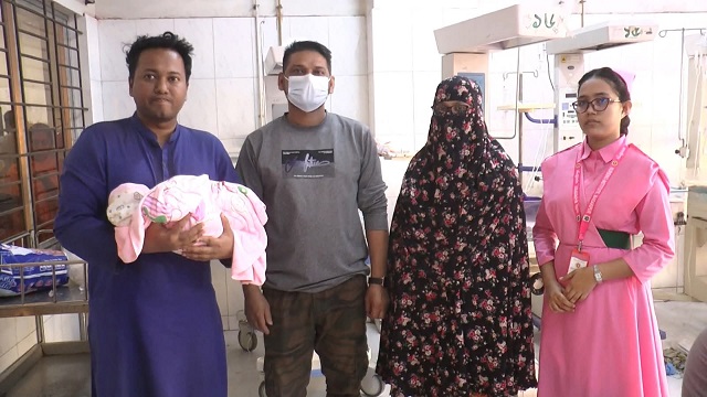 বাথরুম থেকে উদ্ধার শিশু: ৩৫ আবেদন শেষে দত্তক দিল আদালত