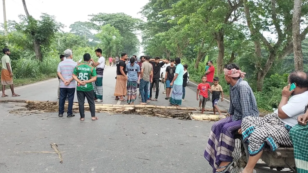 ফরিদপুর-৪ আসনের সীমানা পরিবর্তনের প্রতিবাদে ভাঙ্গায় টানা তিন দিনের অবরোধ শুরু