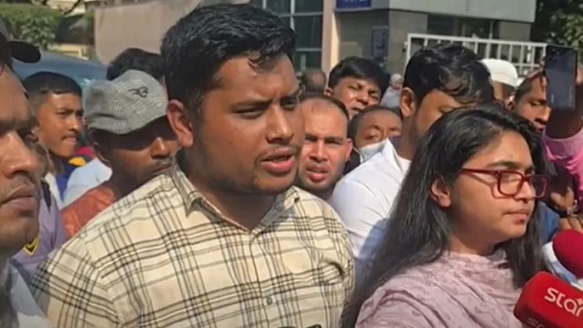 শেখ হাসিনার ফাঁসি যেন দেখতে পারেন খালেদা জিয়া: হাসনাত আব্দুল্লাহ