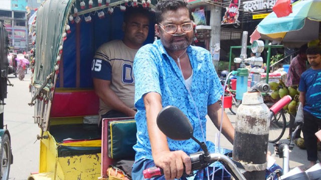 অক্সিজেনের পাইপ নিয়ে অটোরিকশা চালানো সেই সেন্টু মারা গেছেন