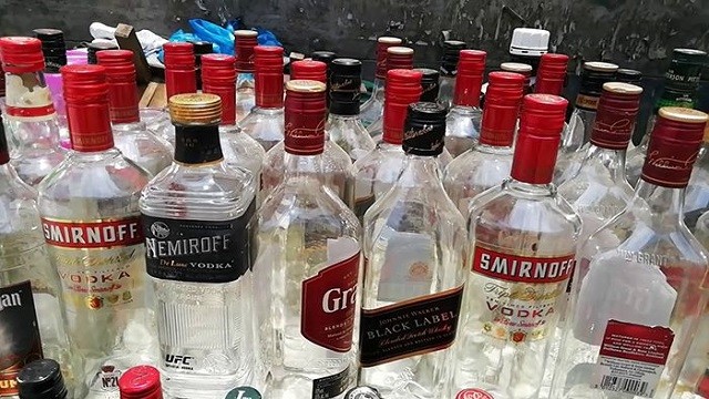 বেড়েছে মদের খালি বোতলের বিক্রি