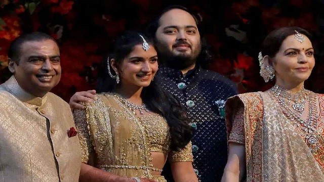 আম্বানি পুত্রের বিবাহ বাসর বসবে এক রূপকথার শহরে!