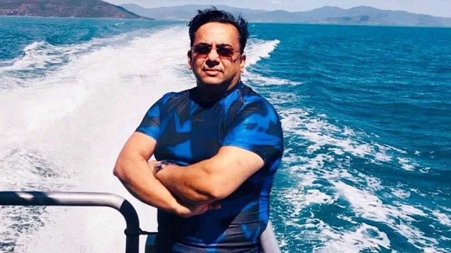 তুরস্কে রাজার হালে দিন কাটাচ্ছেন বেনজীর