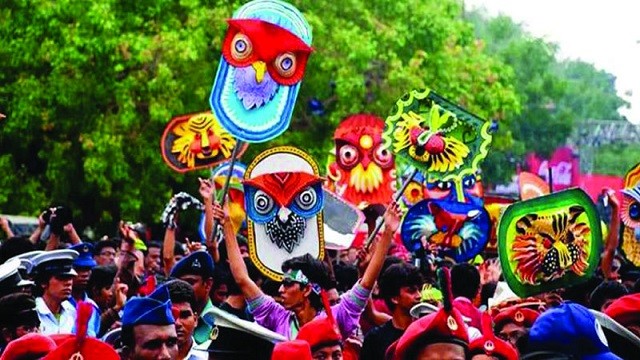 চারুকলায় মঙ্গল শোভাযাত্রার প্রস্তুতি কতদূর?