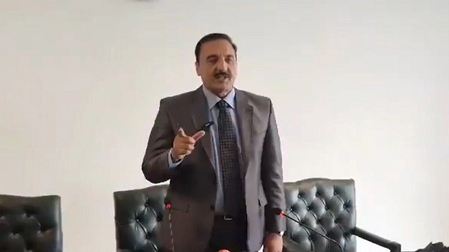 পাকিস্তানে কারচুপির দায় স্বীকার করা সেই নির্বাচনী কর্মকর্তা আটক