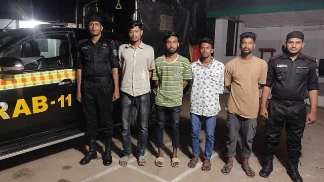 আরও ৪ আসামি গ্রেপ্তার, বিদেশি পিস্তল-গুলি উদ্ধার